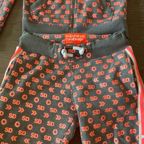 SuperDry tracksuit size 6 top and bottom! - Picture 2 of 8
